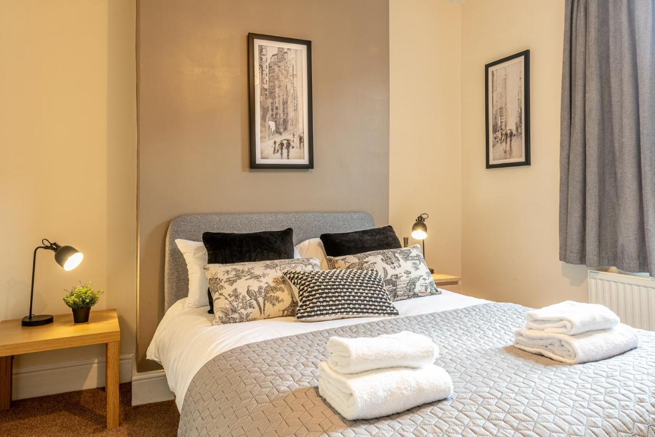 3 Bedroom Home Sleeps 5 Close To Chester City Centre Welcomes Couples, Small Groups, Families And Contractors Luaran gambar