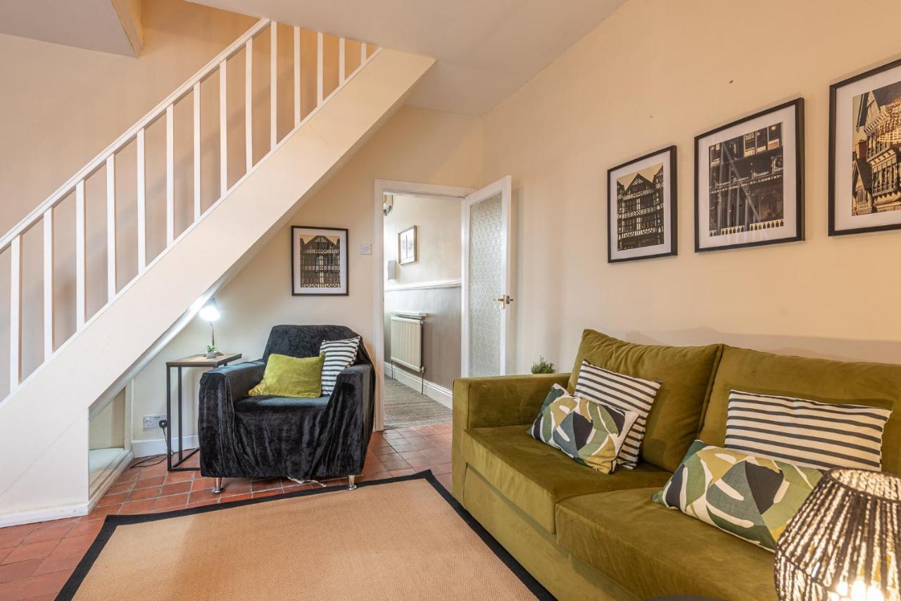 3 Bedroom Home Sleeps 5 Close To Chester City Centre Welcomes Couples, Small Groups, Families And Contractors Luaran gambar