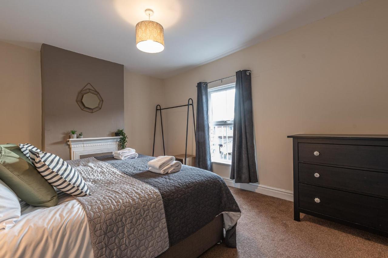 3 Bedroom Home Sleeps 5 Close To Chester City Centre Welcomes Couples, Small Groups, Families And Contractors Luaran gambar