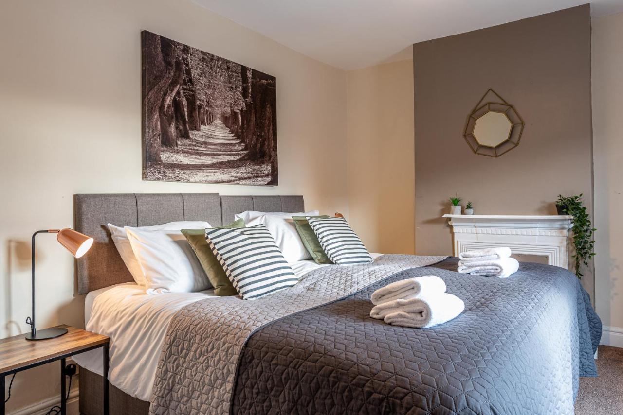 3 Bedroom Home Sleeps 5 Close To Chester City Centre Welcomes Couples, Small Groups, Families And Contractors Luaran gambar