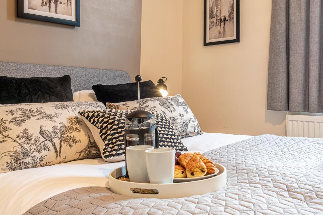 3 Bedroom Home Sleeps 5 Close To Chester City Centre Welcomes Couples, Small Groups, Families And Contractors Luaran gambar